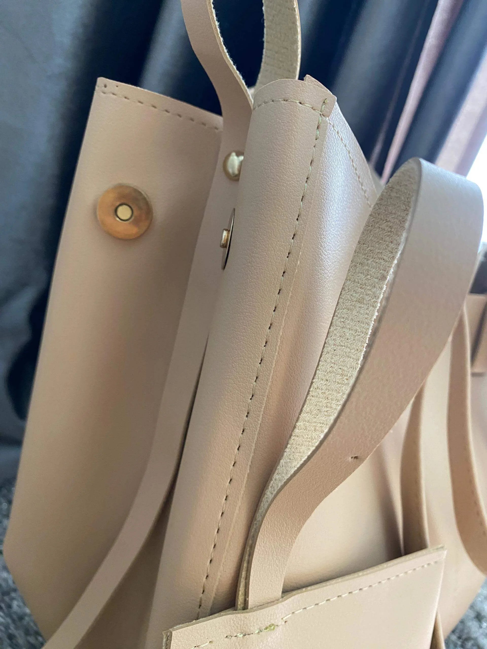 كبيرة في المساحة… راقية في الإطلالة 🤎 حقيبة رمضان اللي تحتاجيها