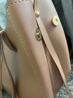 كبيرة في المساحة… راقية في الإطلالة 🤎 حقيبة رمضان اللي تحتاجيها