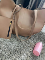 كبيرة في المساحة… راقية في الإطلالة 🤎 حقيبة رمضان اللي تحتاجيها